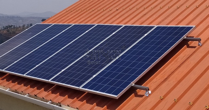 La stratégie du « moins, c’est plus » : comment les composants universels et préassemblés révolutionnent l’efficacité solaire des toitures en Europe | Art Sign